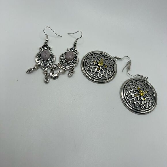 Set of 4 EUC Like New Paparazzi Statement Costume Earrings - Fashion Earrings - Picture 9 of 14